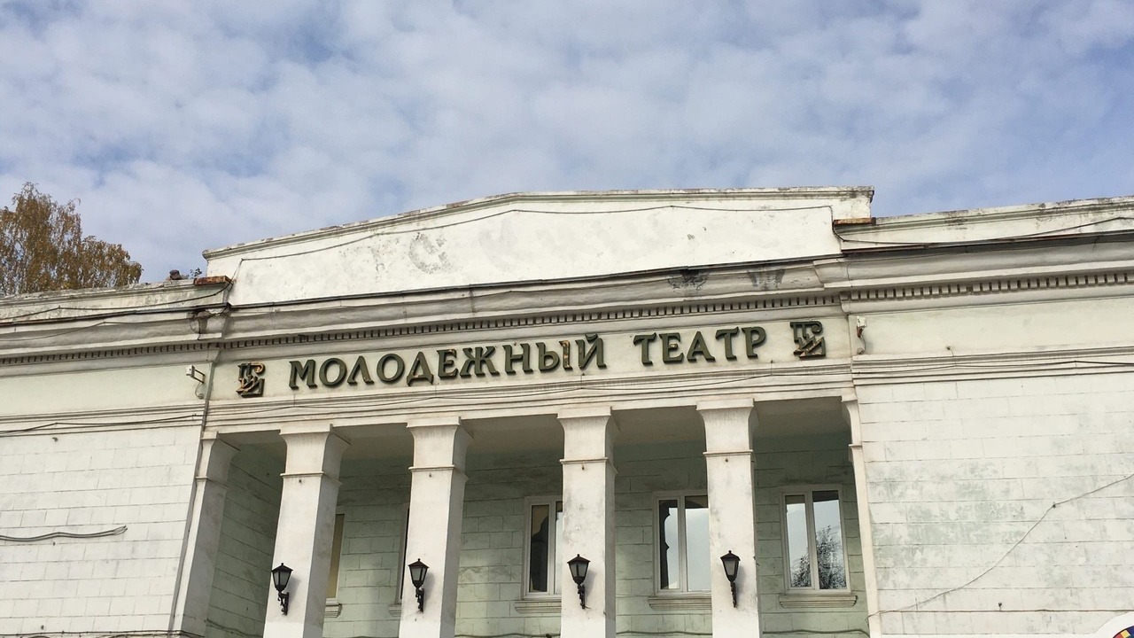 Ход ремонта Молодежного театра в Нижнем Тагиле проверил мэр Владислав Пинаев