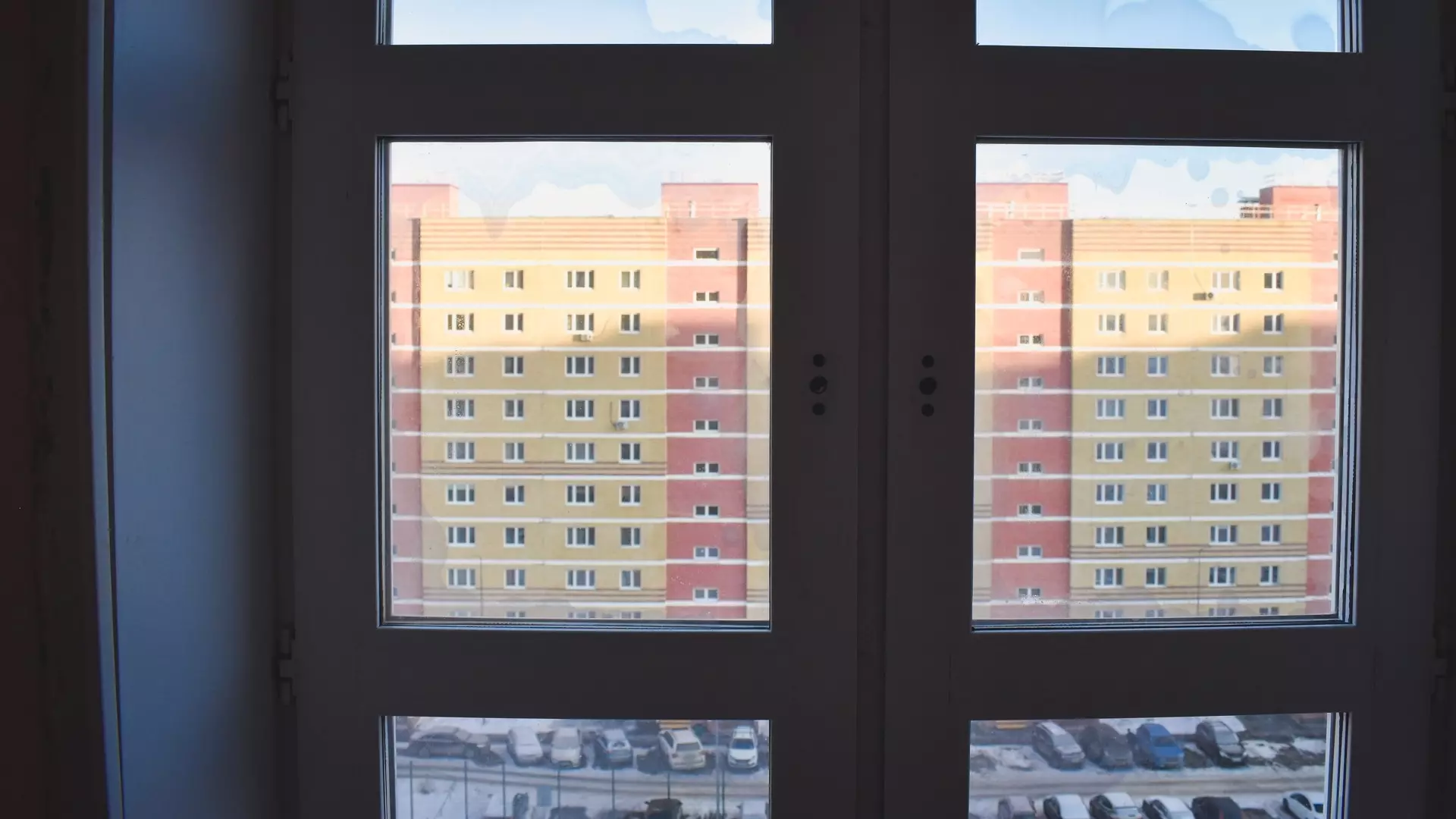 В Екатеринбурге двое разыскиваемых мужчин прятались в одной квартире