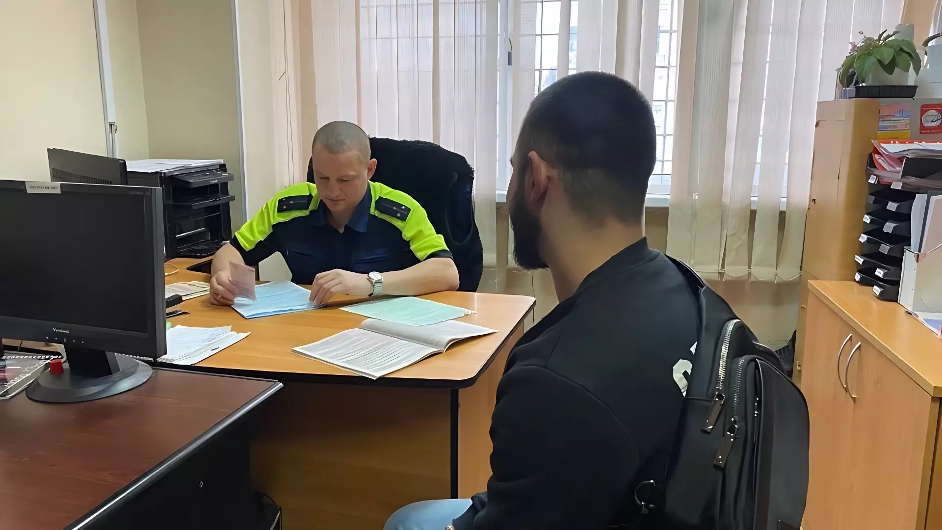В Екатеринбурге полиция нашла ездившего по тротуару водителя и оштрафовала