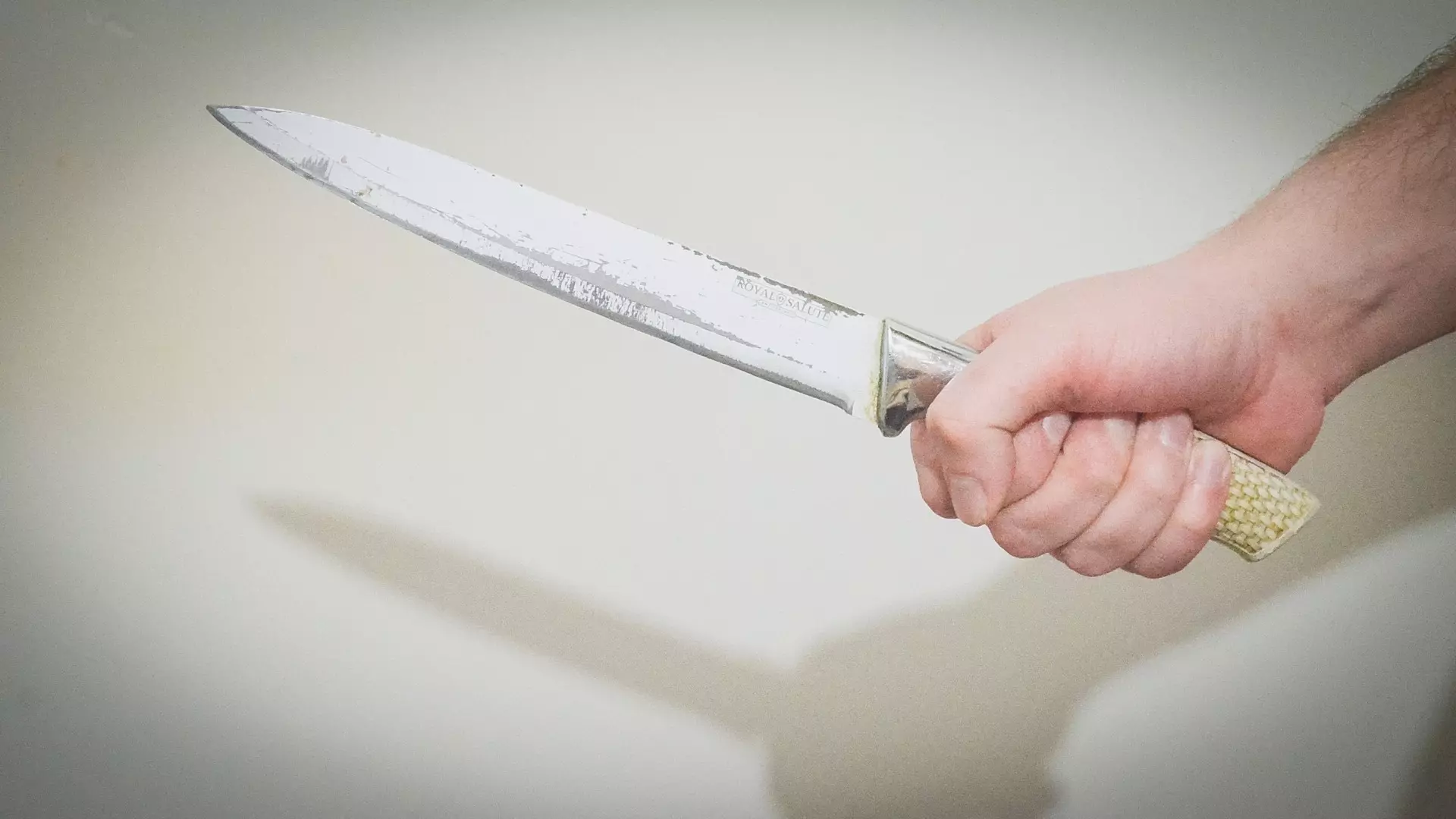 Житель Екатеринбурга 37 раз ударил ножом мигранта в качестве мести за дочь